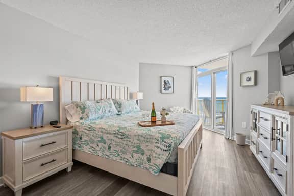Bay Watch Resort 512