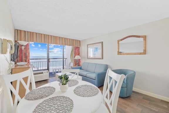 Monterey Bay Suites Resort 831