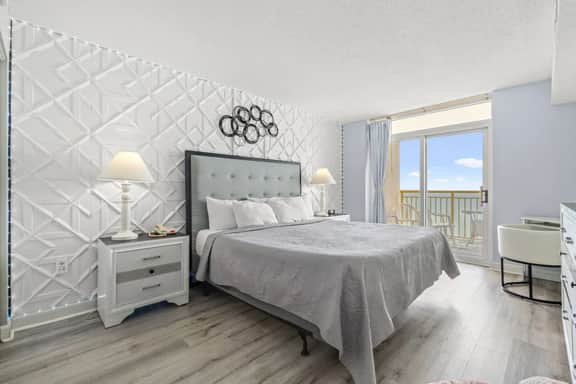 Bay Watch Resort 1817